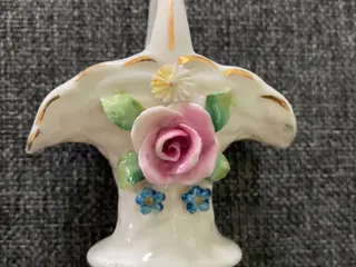 Kurv i porcelæn