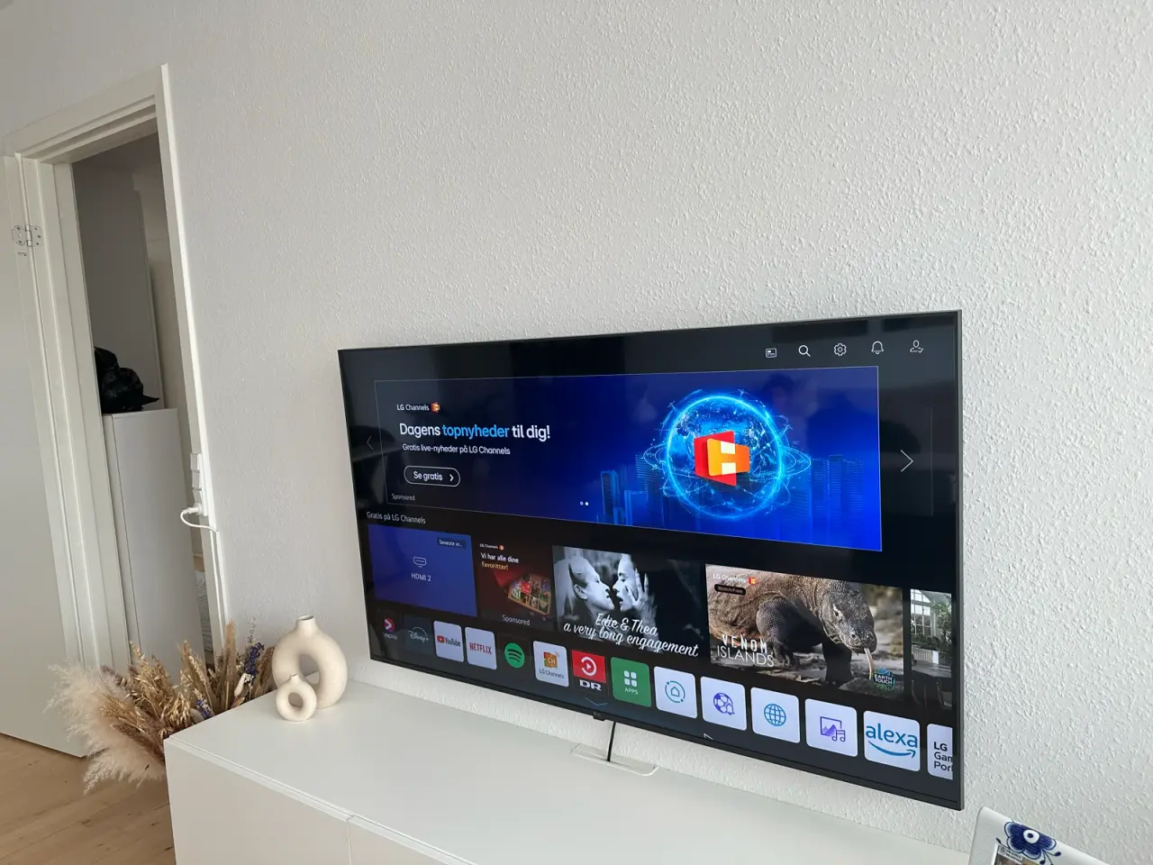 Billede 2 - LG 55” Smart TV – Flot stand