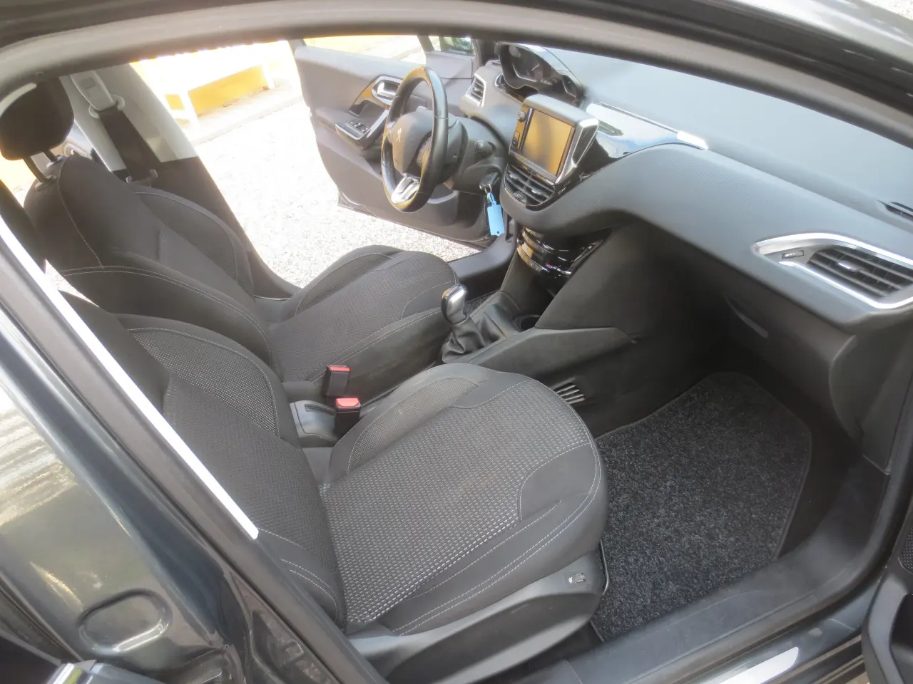 Billede 17 - Peugeot 208 1.6 BLUE HDi År 17. Synet 12/25.