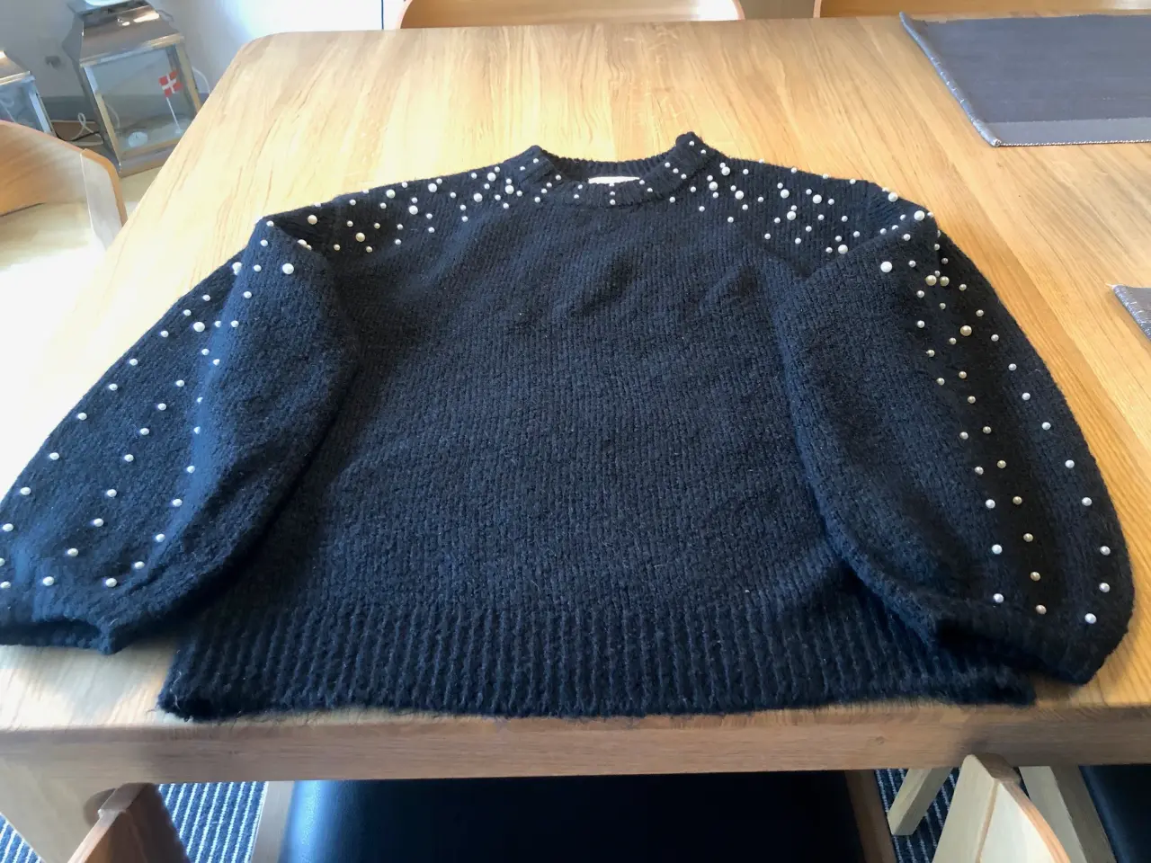 Billede 1 - Lækker blød perlebesat sweater fra FREE/QUINT