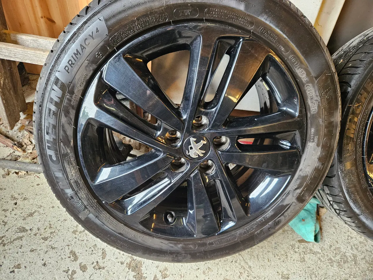 Billede 2 - Peugeot 17" originale alufælge med Michelin 225/50
