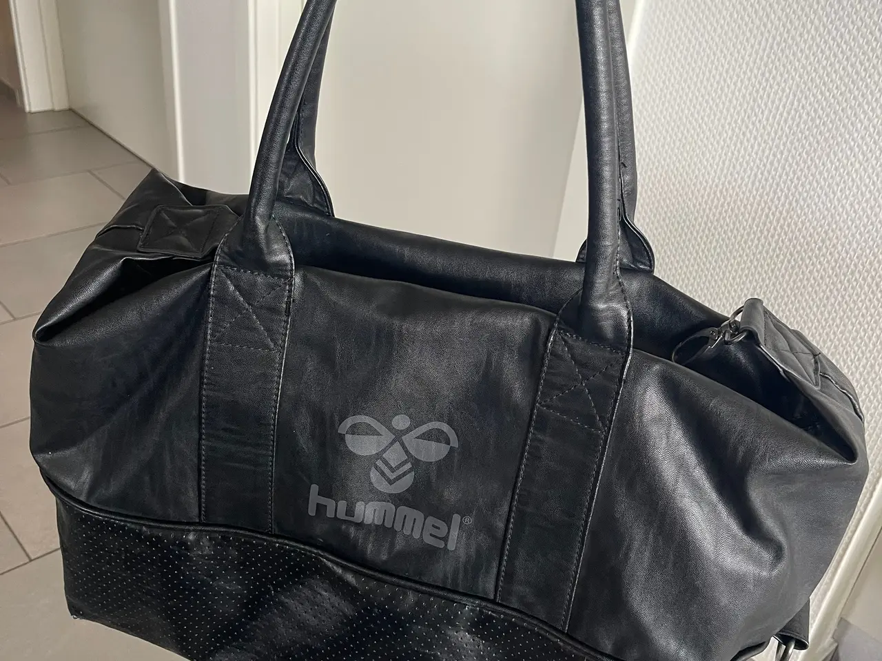 Billede 1 - Hummel 35L Jet Medium Weekend Bag Black 40 x 48