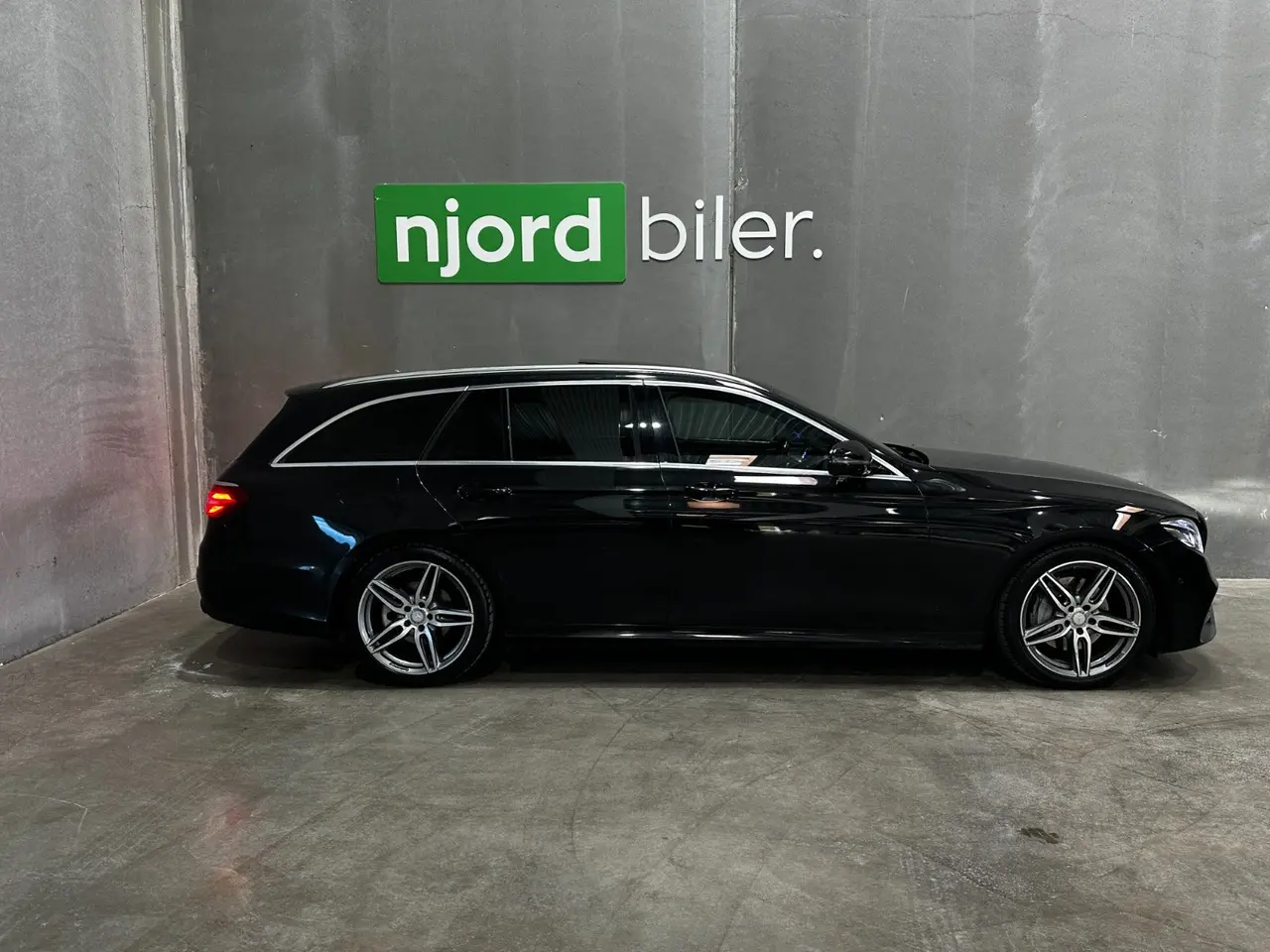 Billede 3 - Mercedes E220 d 2,0 AMG Line stc. aut.