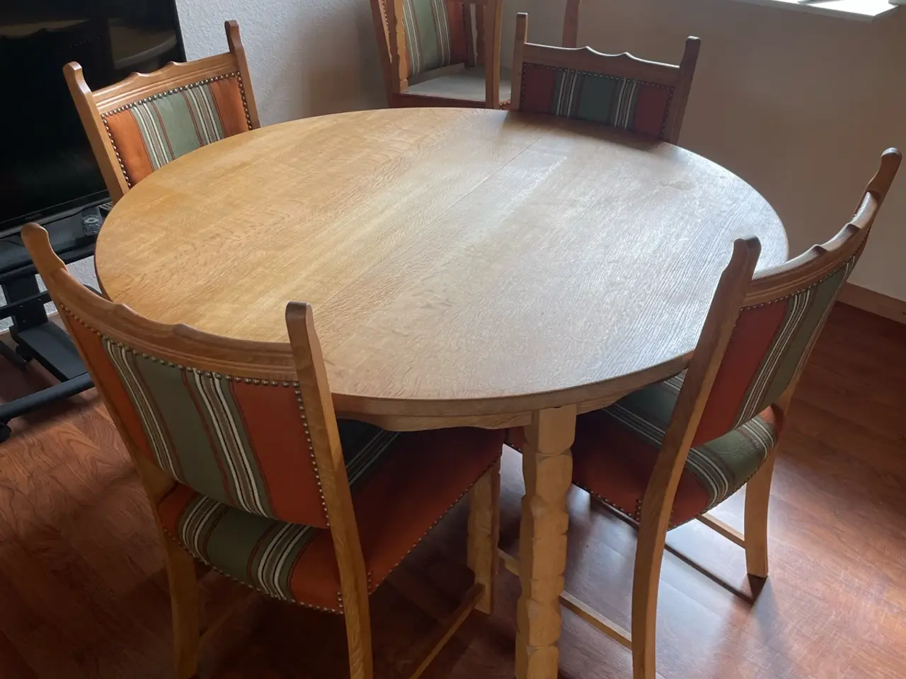 Billede 1 - Spisebord massiv eg