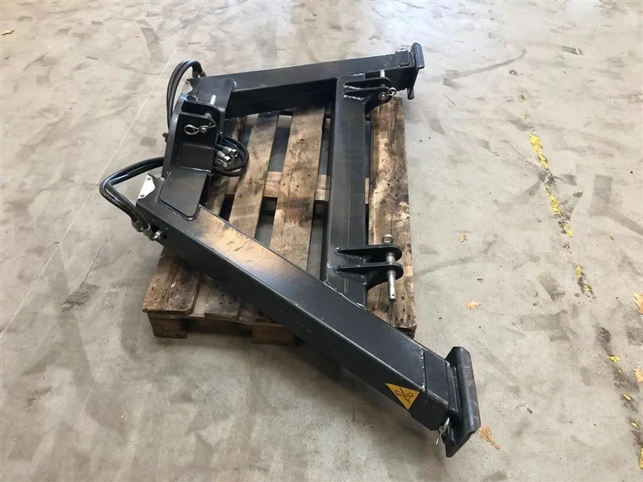 Billede 1 - - - - KRAN STATIV MED HYDRAULISKE STØTTEBEN