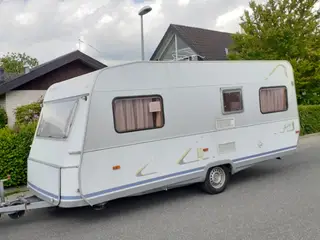 Familievenlig campingvogn i pæn stand