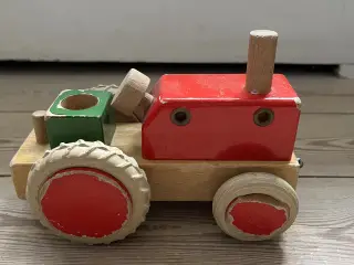 Træ traktor med patina