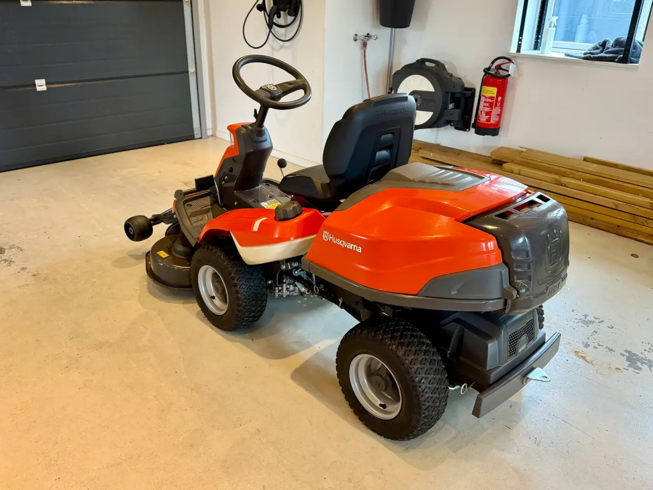 Billede 2 - Husqvarna R216T AWD
