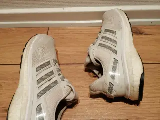 Fine sneakers, Adidas energy booster, str. 38.