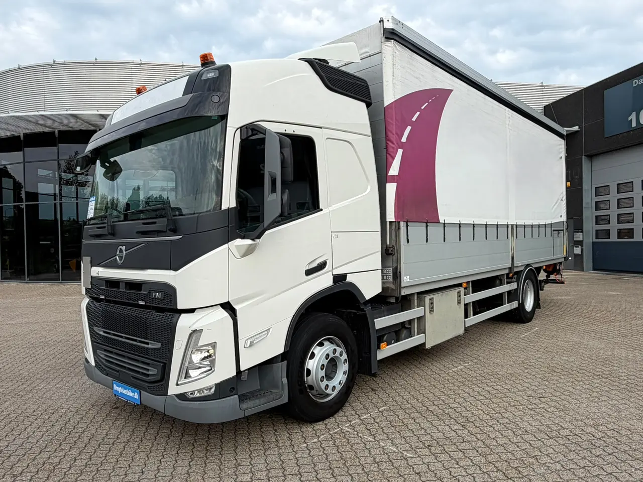 Billede 1 - Volvo FM330 4X2, Presenning