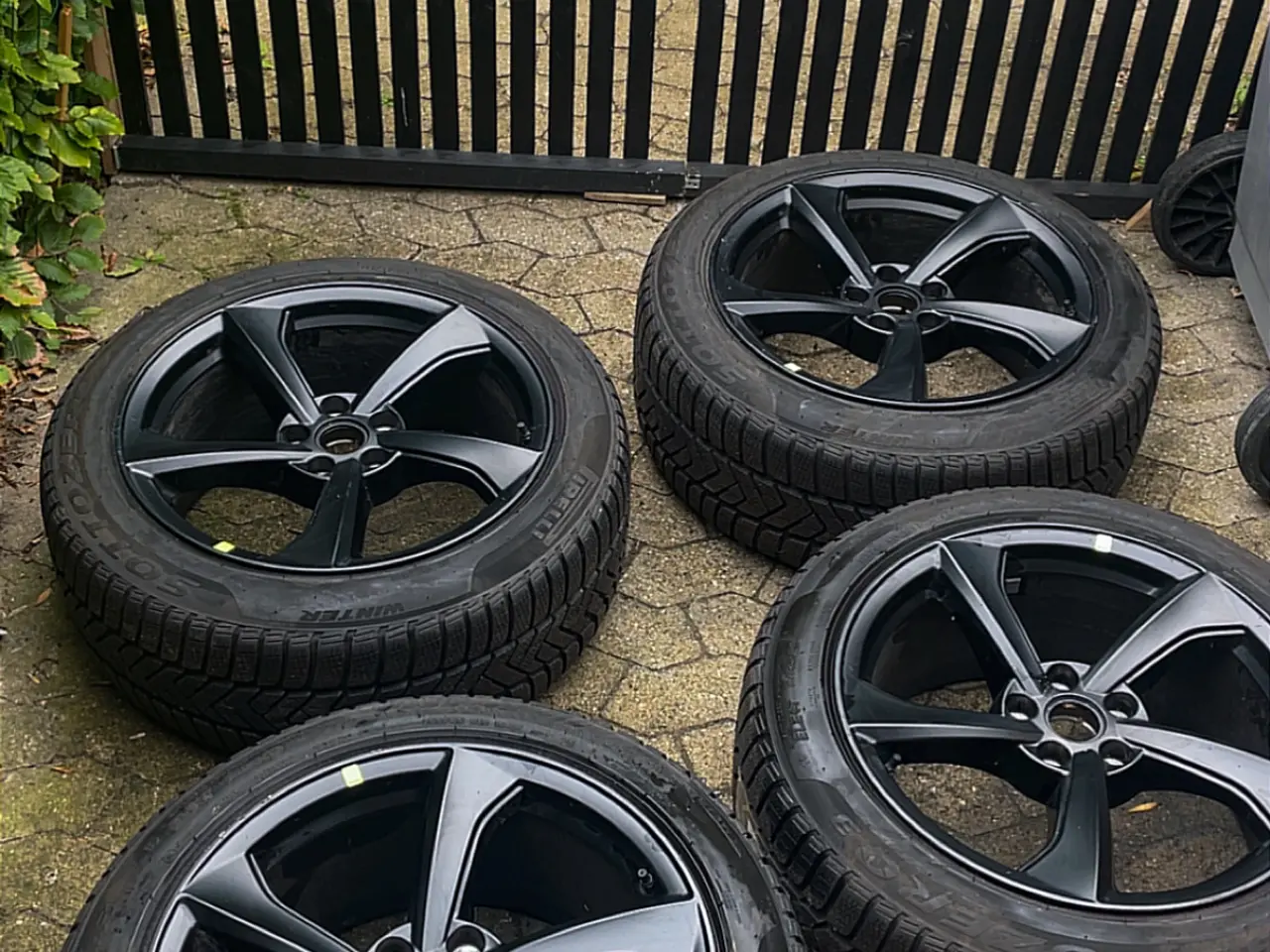 Billede 1 - Tesla y 19” med dæk perfekt stand
