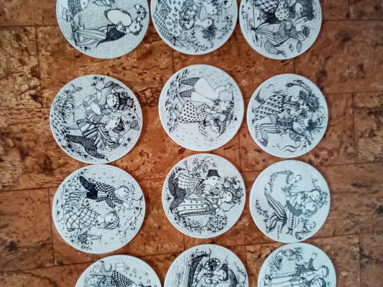 Billede 1 - 12 x Bjørn Wiinblad platter