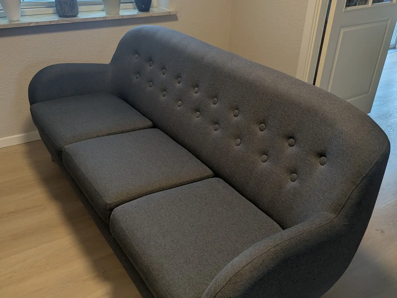 Billede 3 - Flot grå 3-personers sofa 
