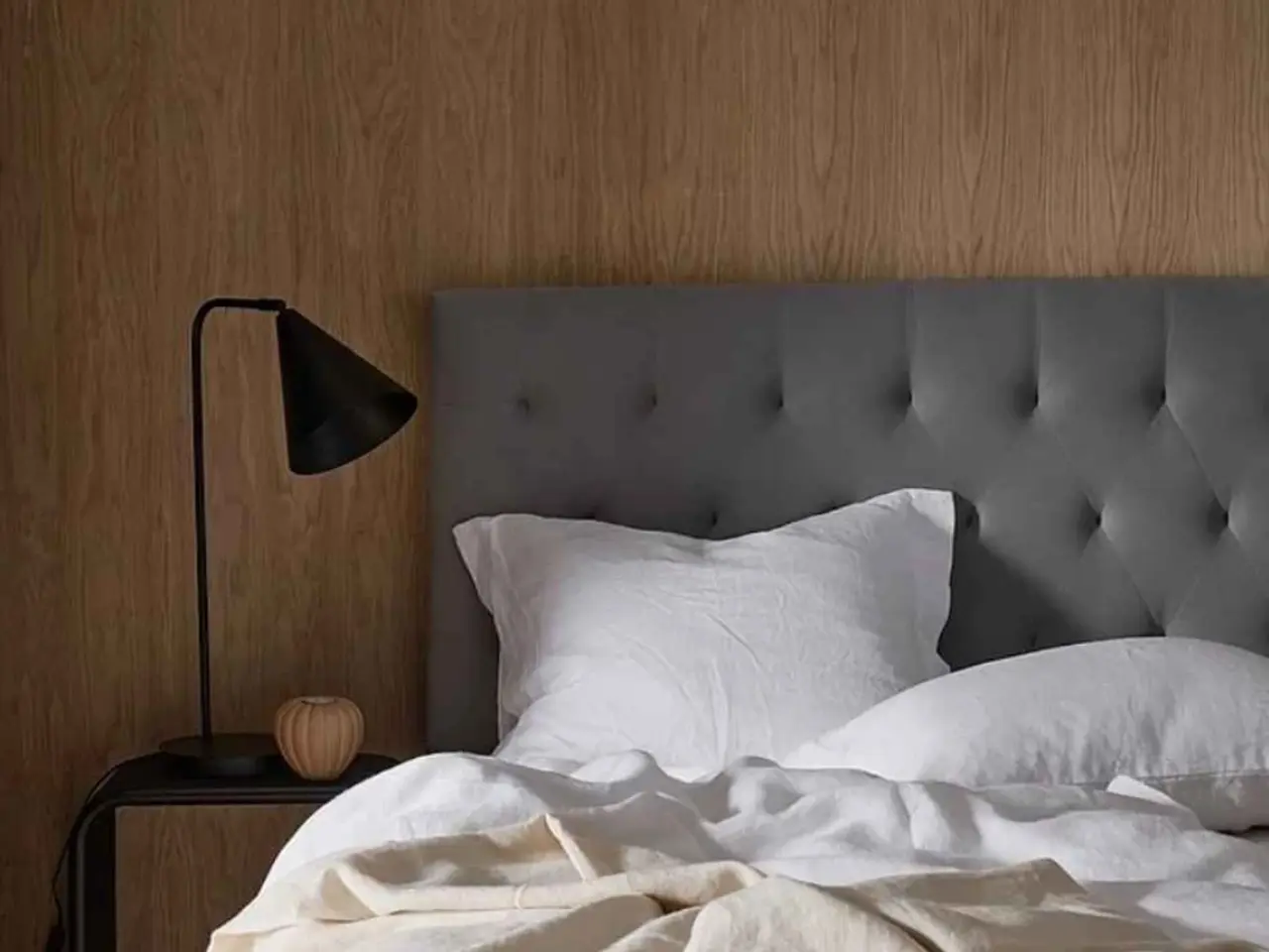 Billede 4 - Sengegavl ELLOS HOME grå velour