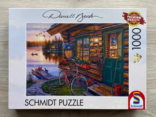 Lakeside cabin with bike (Darrell Bush) 1000 brik