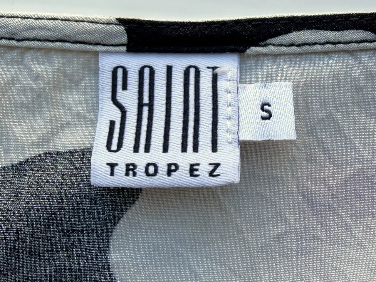 Billede 4 - Slankende sommerkjole i let viscose. Saint Tropez.