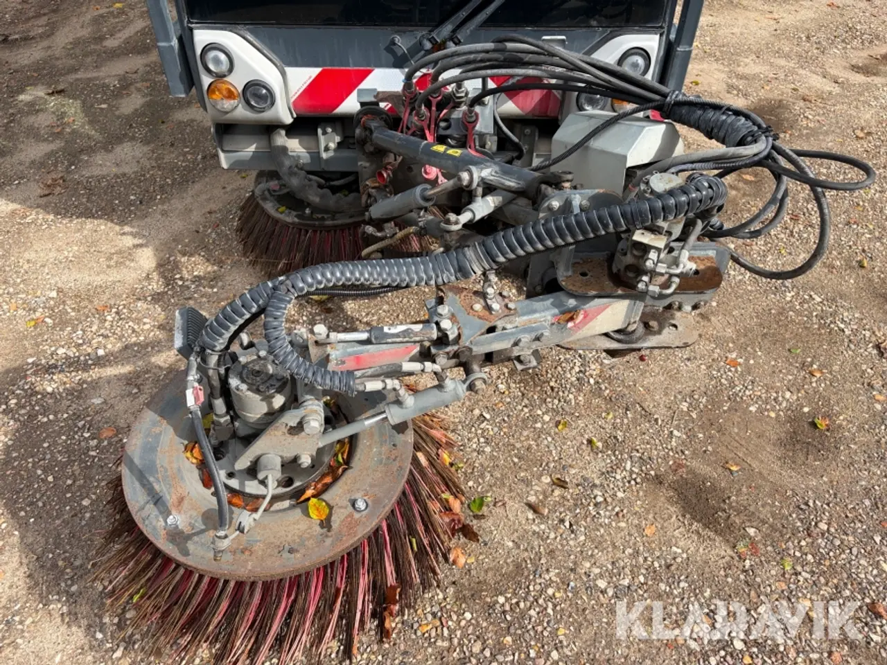 Billede 10 - Fejemaskine Boschung S3 - med ekstra hydraulisk fejearm