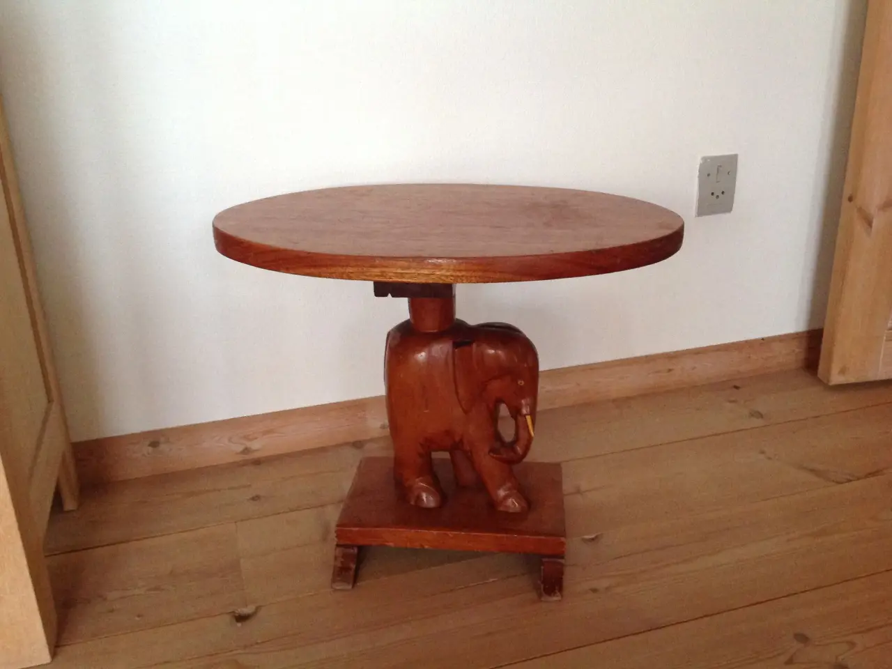 Billede 2 - Elefant bord i træ