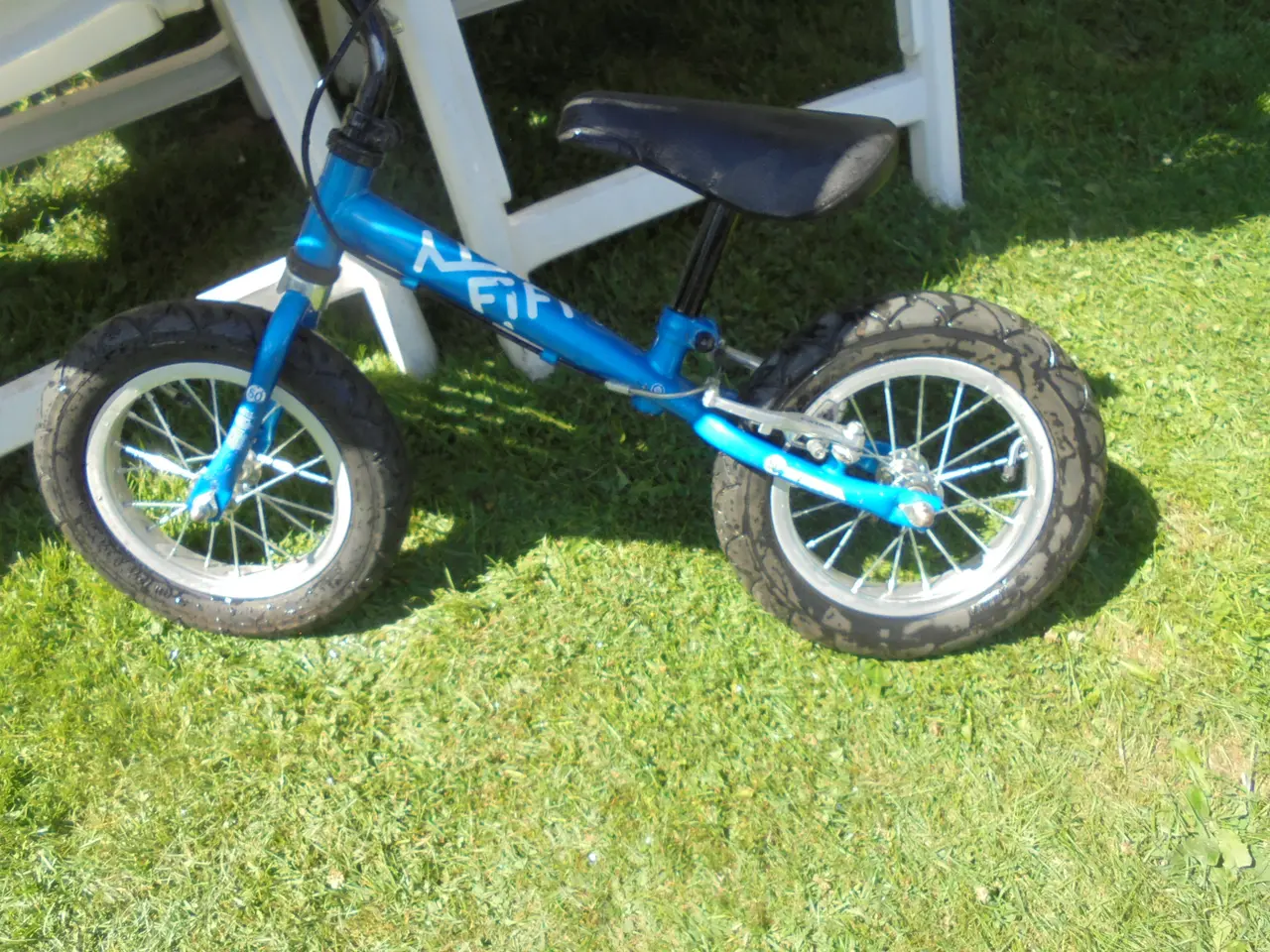 Billede 1 - Løbecykel