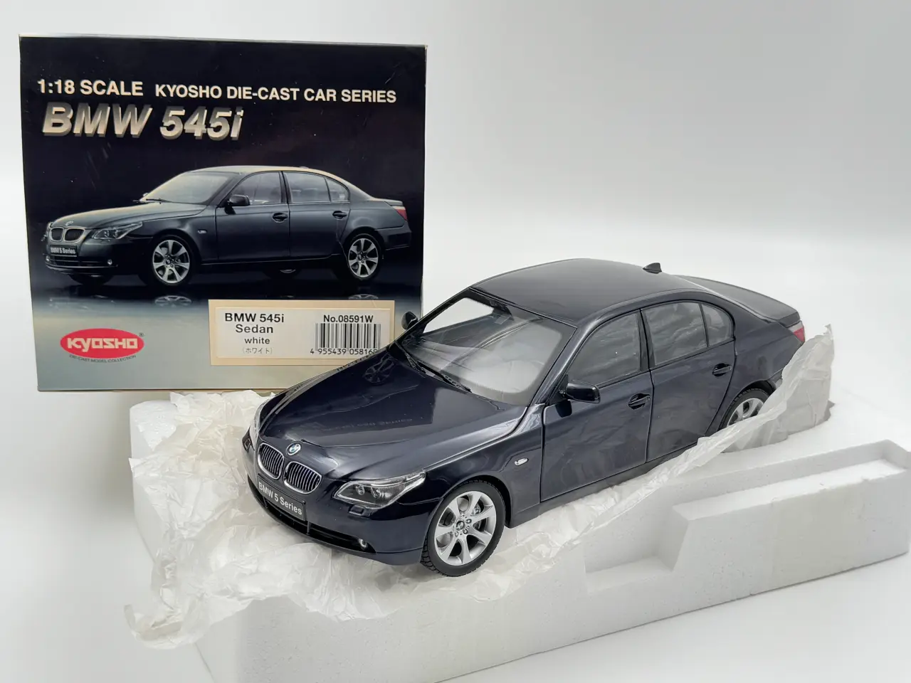 Billede 12 - 2003 BMW 545i V8 Sedan E60 - KYOSHO - 1:18