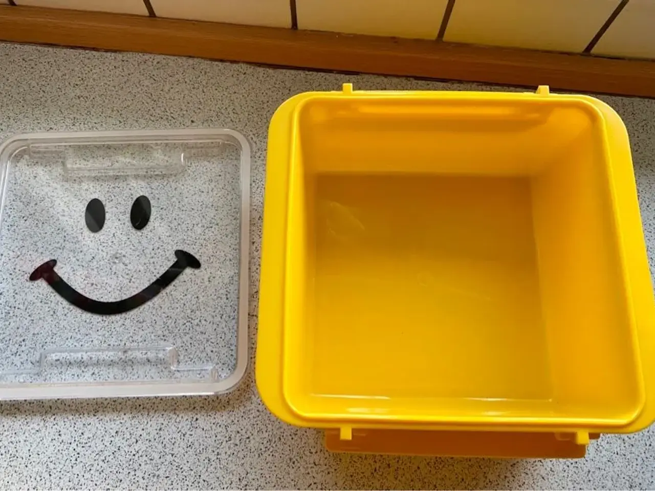 Billede 12 - SMILEY opbevaringsbokse til salg