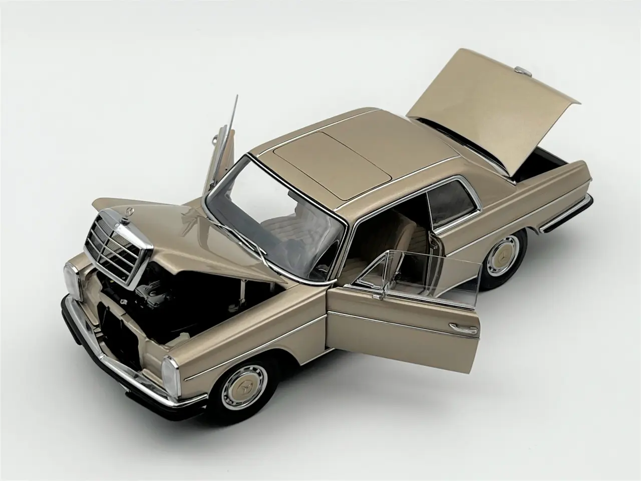 Billede 5 - 1968 Mercedes-Benz 280C /8 AUTOart - 1:18