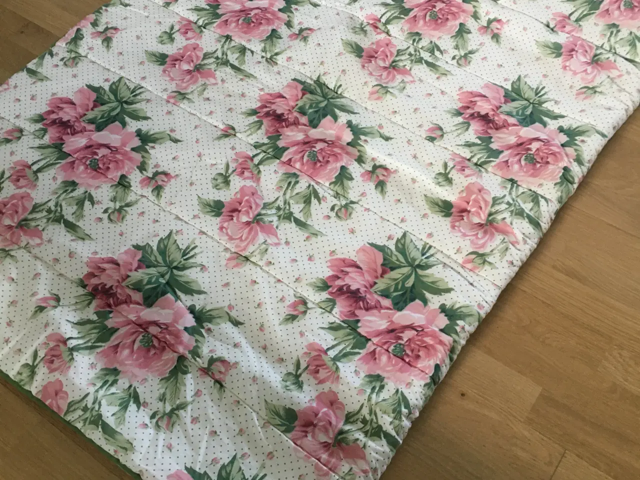 Billede 1 - Vattæppe/ sommerdyne retro 2 stk. forskellige