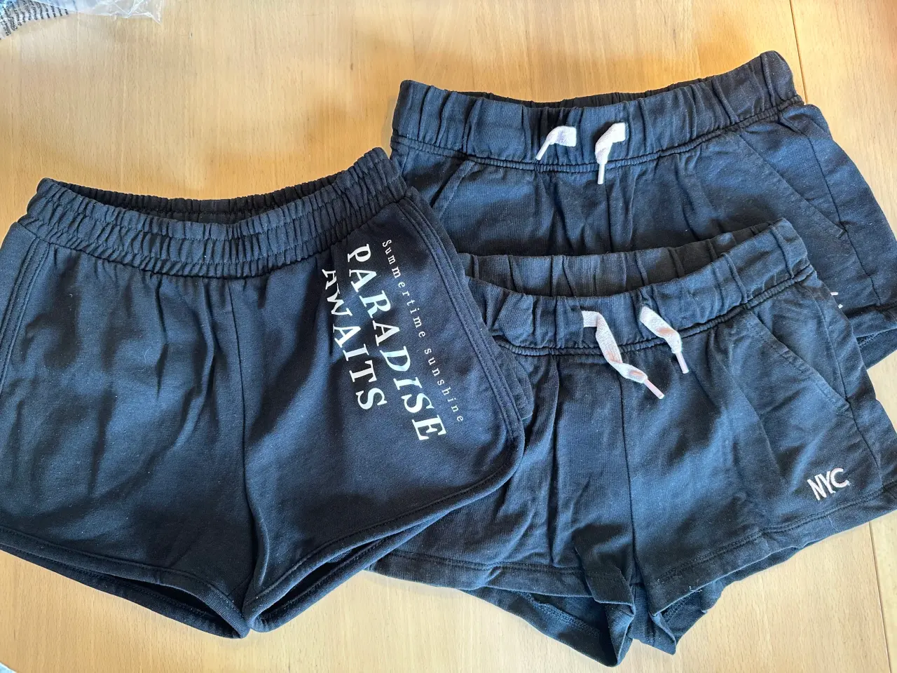Billede 1 - 3 par shorts str. 146