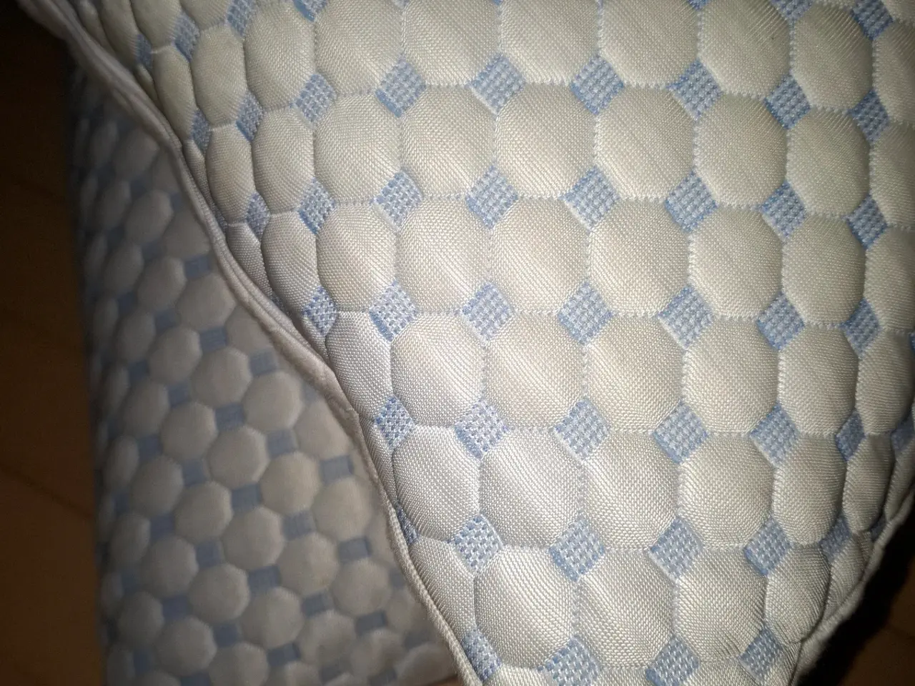 Billede 2 - Ergonomiske comfort puder, 2 stk. Helt nye.