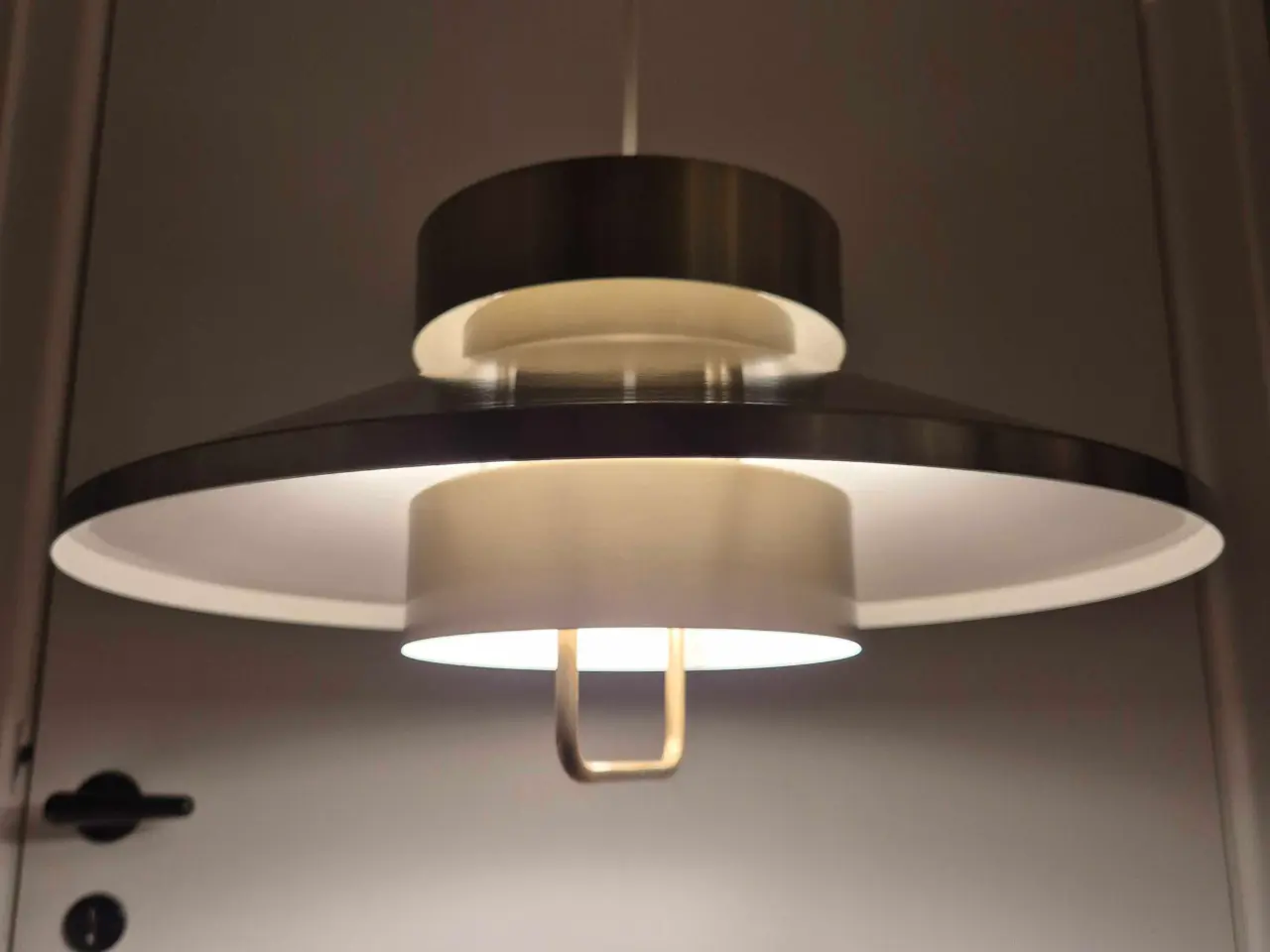 Billede 2 - Virkelig fin messinglampe med god lyseffekt