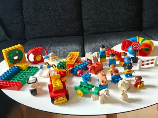 Dublo legoklodser, figurer og meget mere