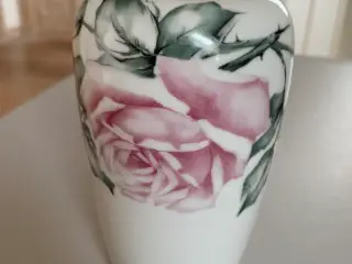 Vase med rose B & G
