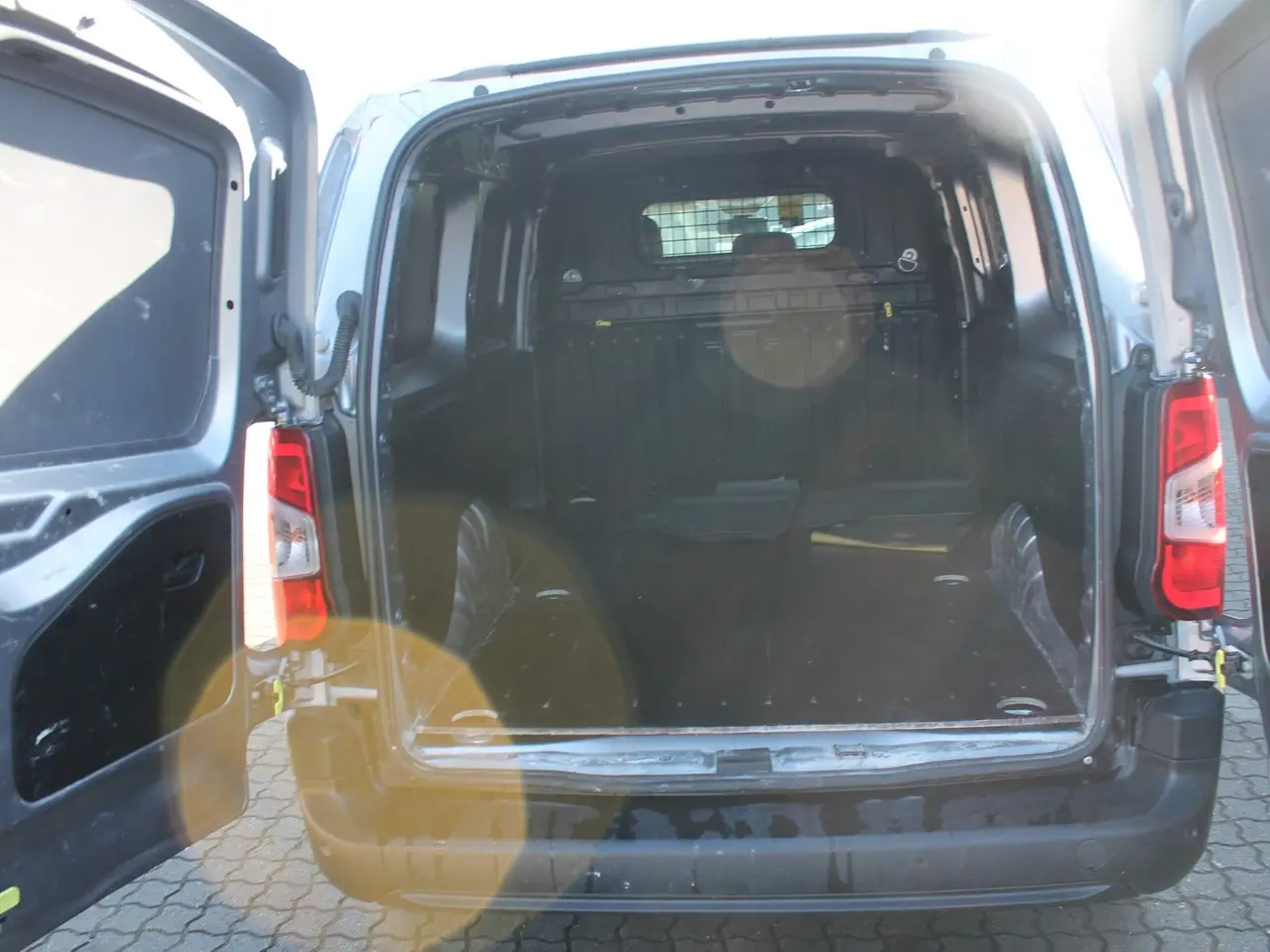 Billede 5 - Peugeot Partner 1,5 BlueHDi 100 L2V2 Plus Van