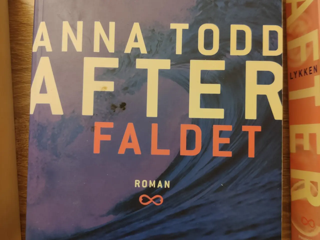 Billede 2 - Anna Todd bøger 