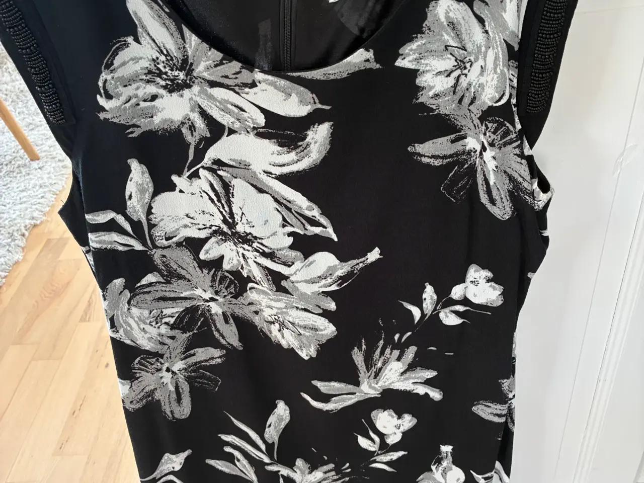 Billede 1 - Kjole med blomster