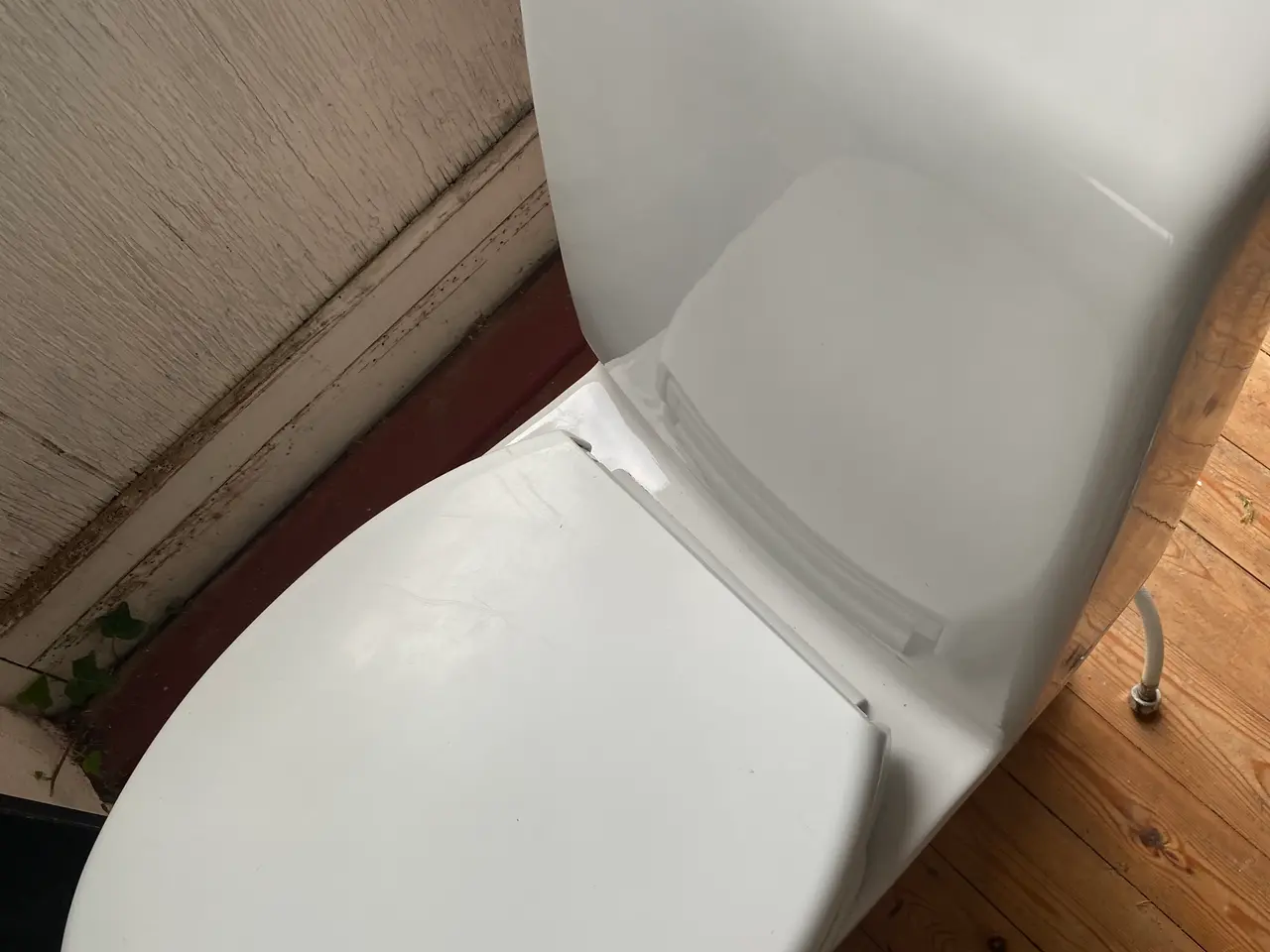 Billede 3 - Gustavsberg toilet med to skyl, soft close sæde
