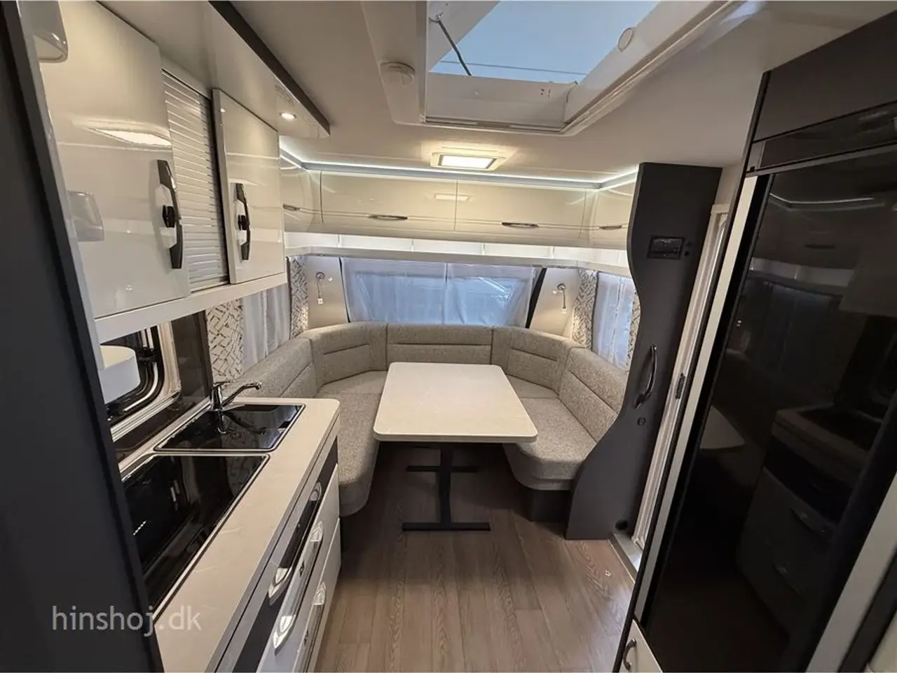 Billede 11 - 2025 - Hobby Excellent 540 WFU Dejlig vogn med rundsidegruppe og franskseng fra Hinshøj Caravan A/S