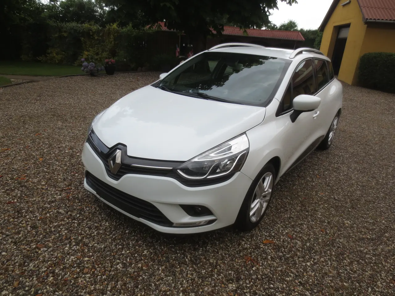 Billede 2 - Pæn Renault Ny Clio 1.5 CD St,car. År 18.