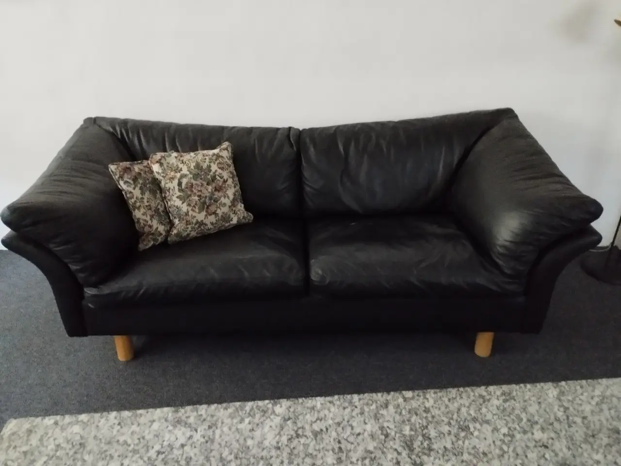 Billede 2 - Sort lædersofa og marmor sofabord