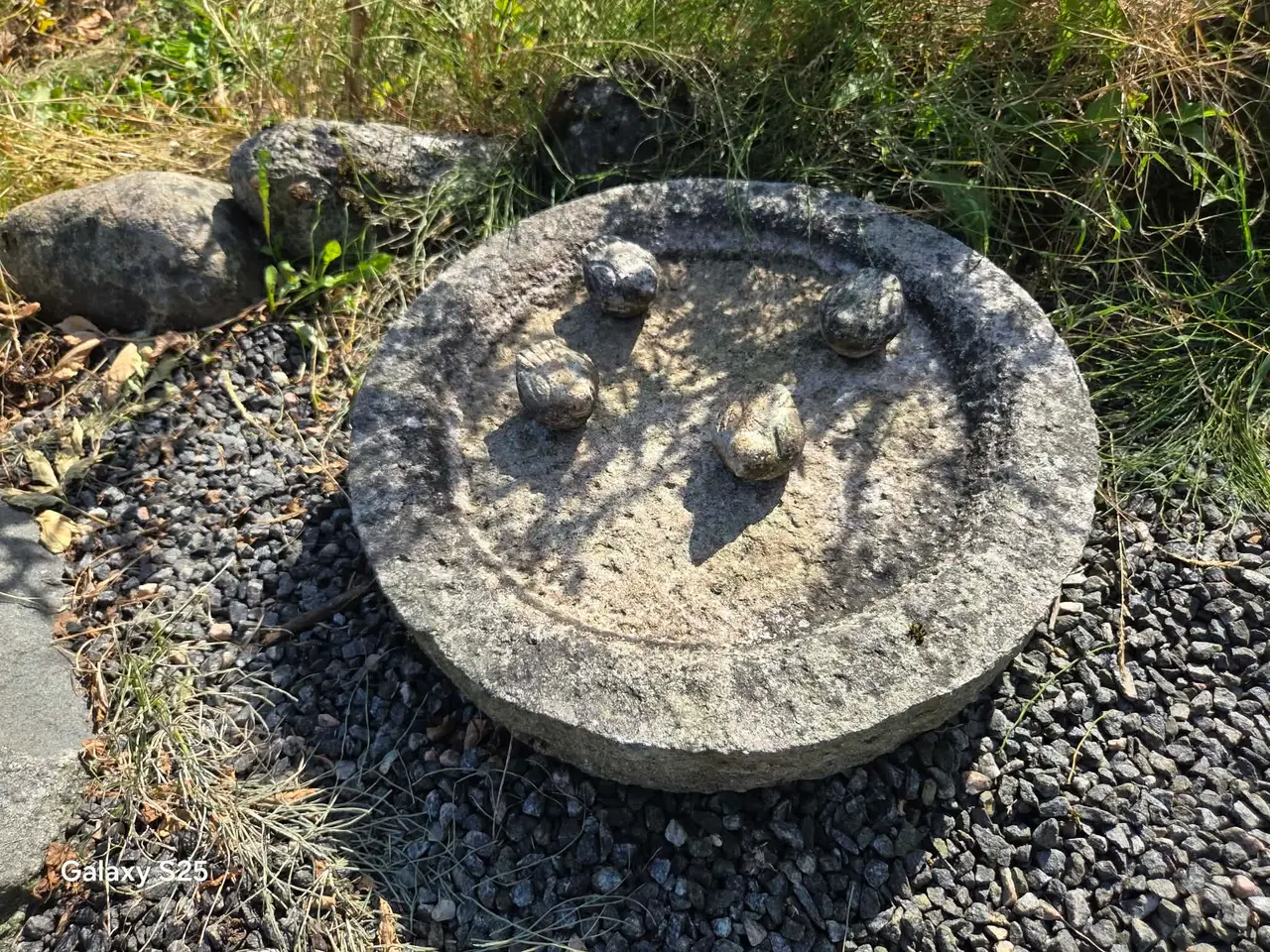 Billede 6 - Granit fuglebad med 4 små løse fugle