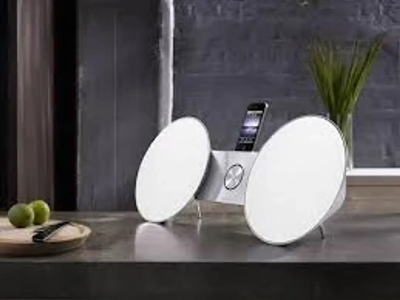 Billede 4 -  BeoSound 8 iPod Dock mobilen følger med