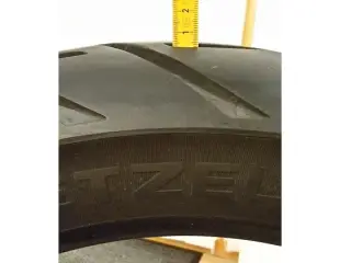 Metzeler Bagdæk 150/70-R17 med 3mm mønster