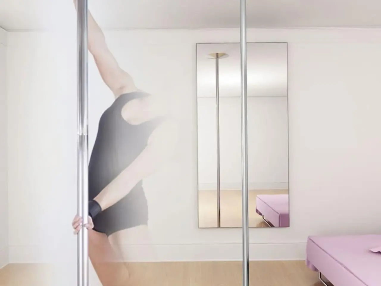 Billede 1 - Højdejusterbar polestang til poledance
