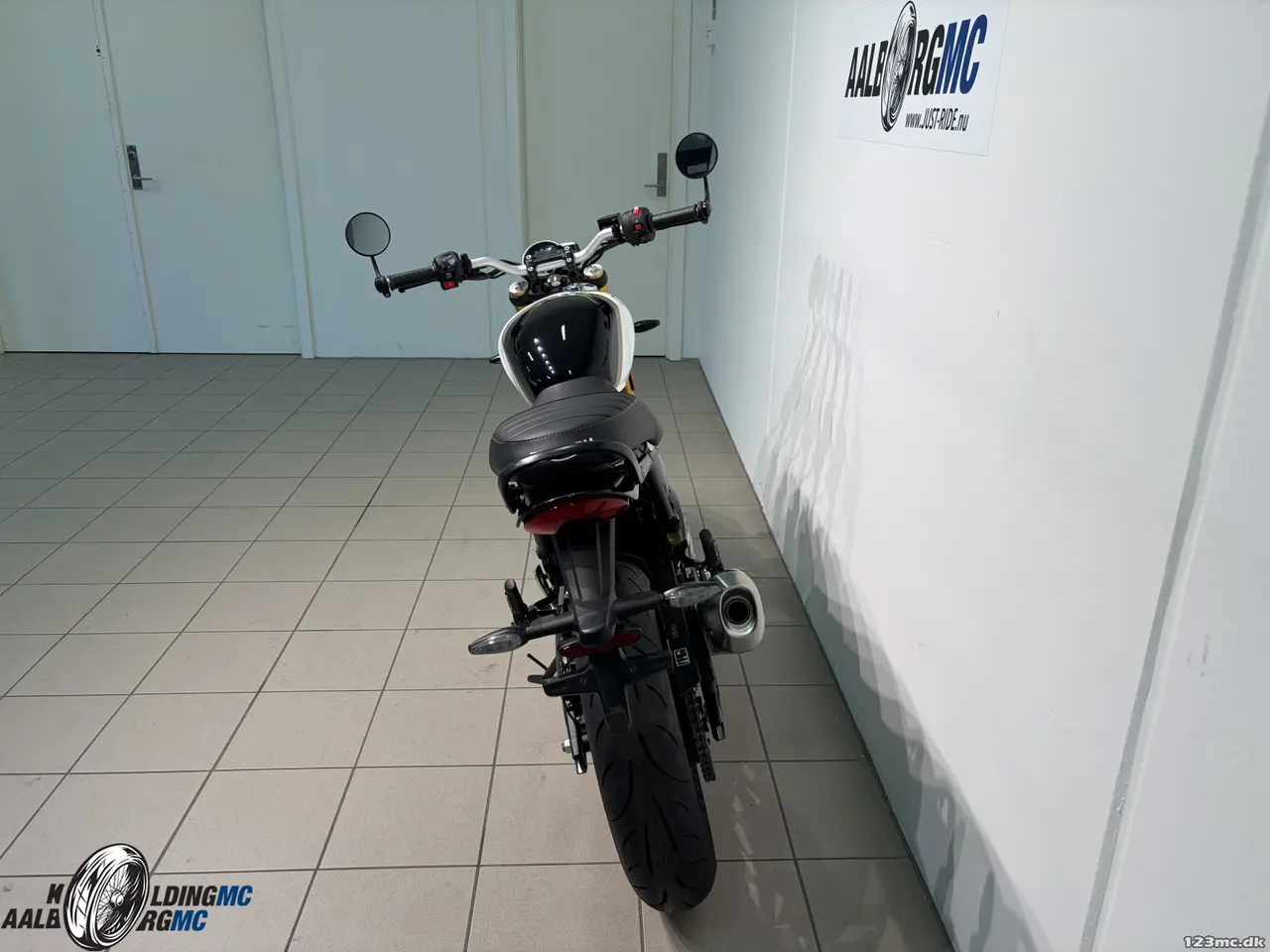 Billede 8 - Triumph Speed 400 Pearl Met White/Phantom Black