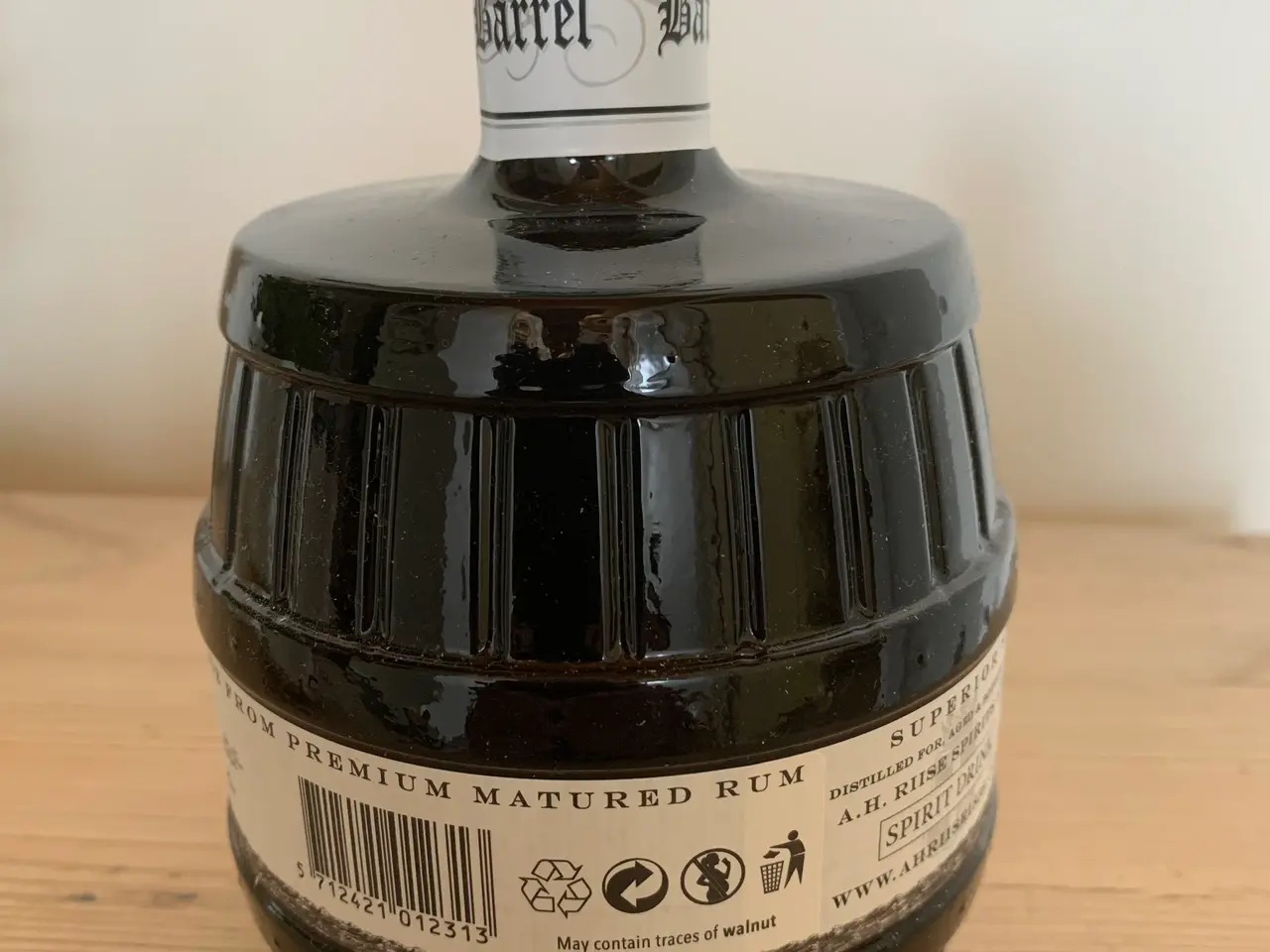 Billede 5 - Black Barrel Navy Spiced rom 70 cl 40%