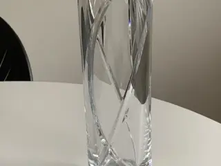 Vase i krystalglas - høj og slank