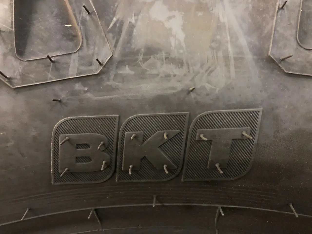 Billede 2 - BKT 12,4x28 TR-135 - 2.155,- + moms