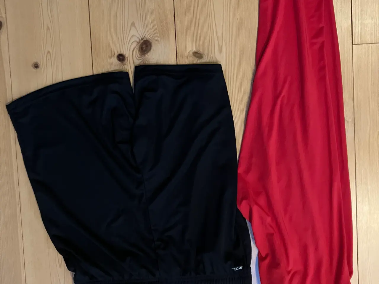 Billede 4 - Løbetøj tights og shorts