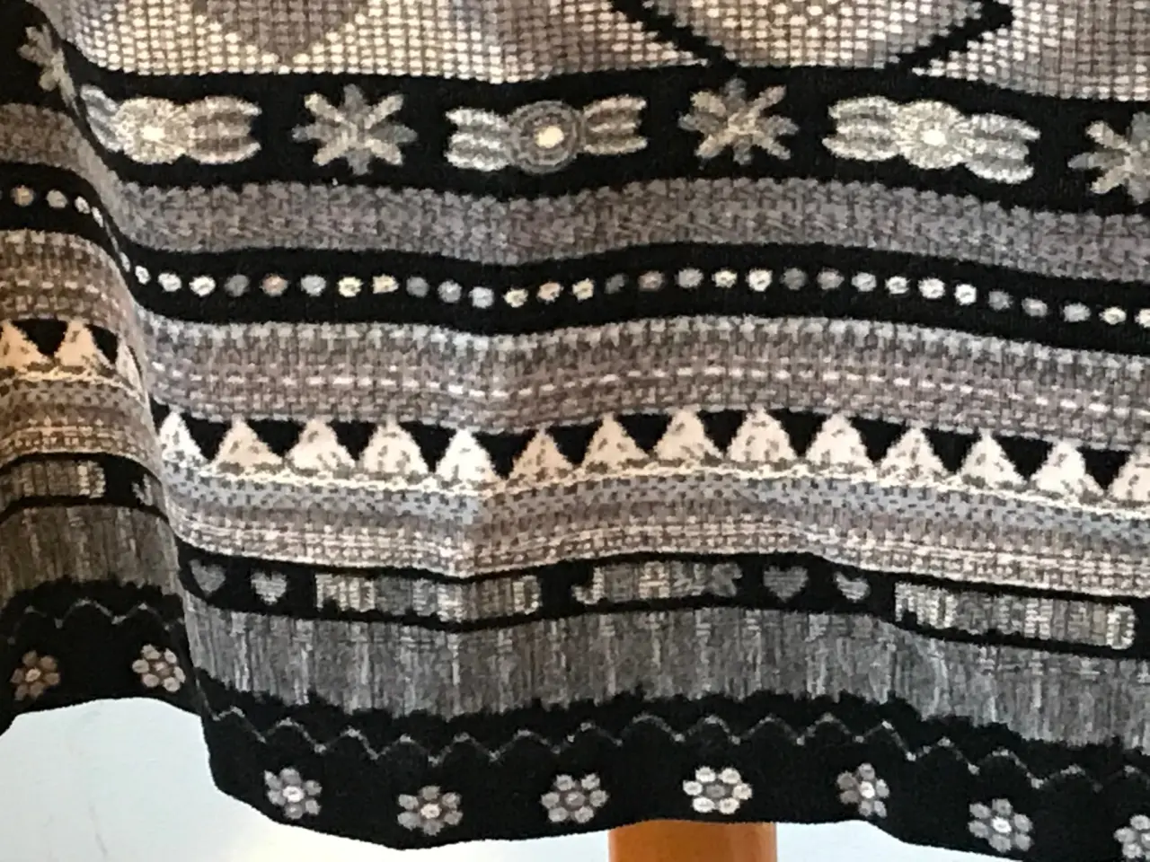 Billede 3 - Moschino, superflot nederdel, str 42