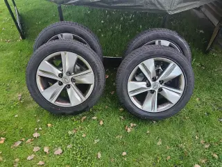 Toyota alufælge med nye vinterdæk